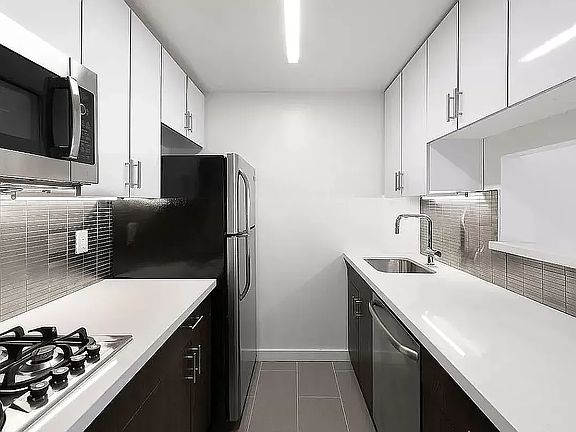 3rd image of 184 Lexington Ave APT 8E