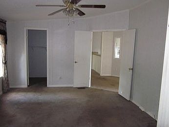 4th image of 224 E Pointe Dr