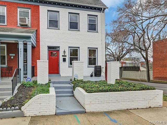 2nd image of 2033 Maplewood Ave