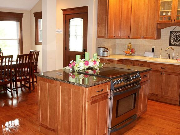 Kitchen island