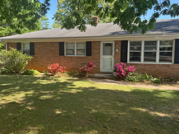 203 Fain Dr, Boiling Springs, SC 29316
