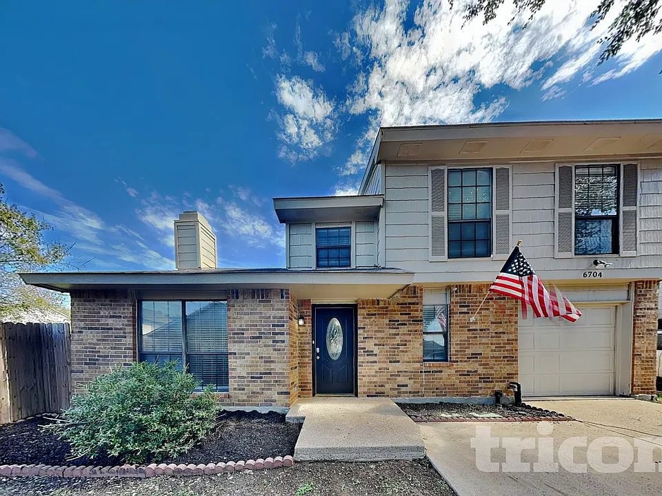 6704 Dandelion Dr