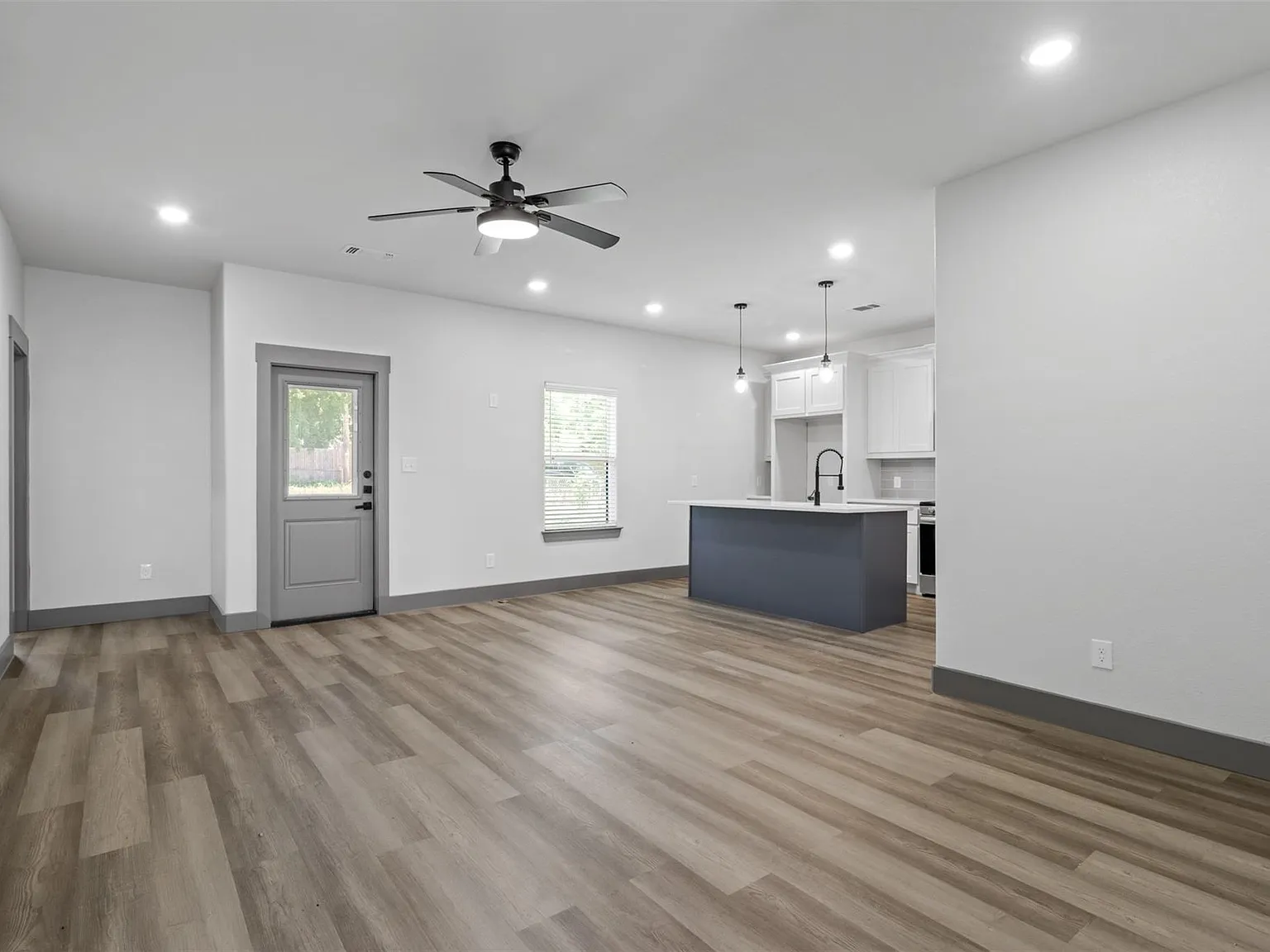 405 West Hull St; Denison 75020 - 1 — Photo 3