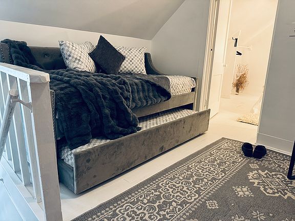 2nd image of 2808 Taylor Blvd #2