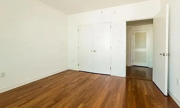 25 Hudson St #911 — Photo 5