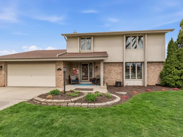 3928 W Anita LANE, Franklin, WI 53132
