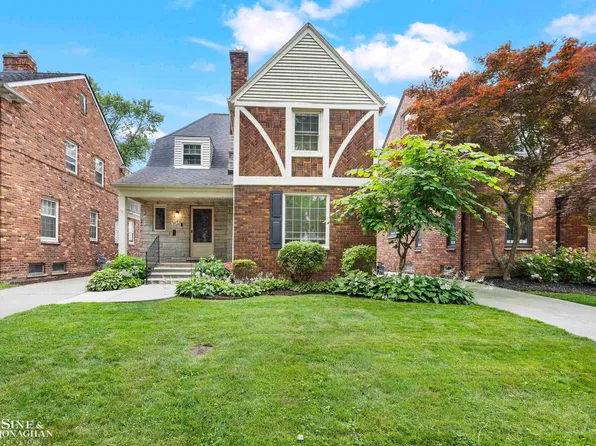 309 Merriweather Rd, Grosse Pointe Farms, MI 48236
