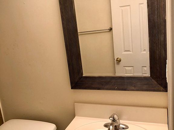4th image of 1324 Rockland Ave #2