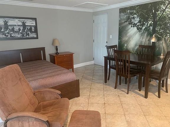 3rd image of 2657 Middle River Dr