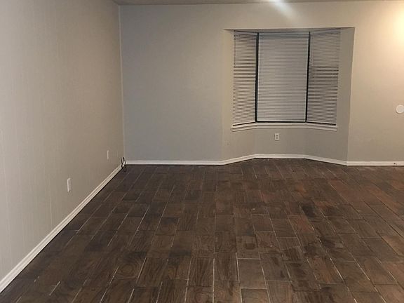 2nd image of 3377 Oak Hill Dr