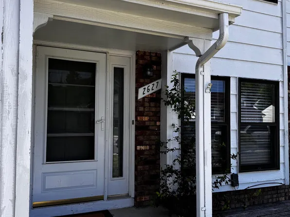 2627 Sagebrush Ave, Cheyenne, WY 82009