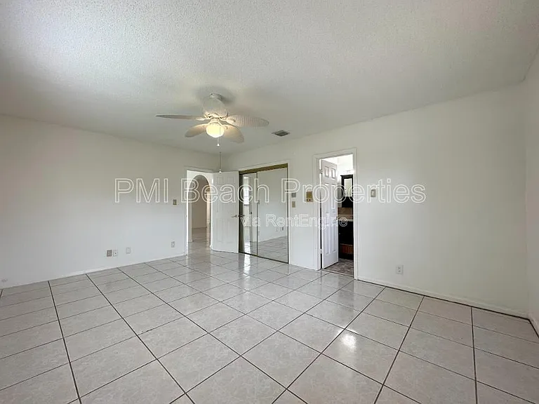 1292 Essex Dr — Photo 8