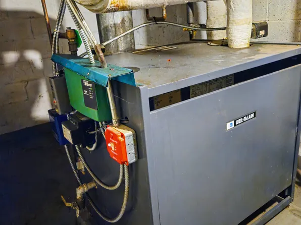 1722 Putnam Avenue image 9 of 30