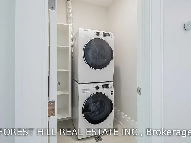 36 Howland Ave — Photo 18