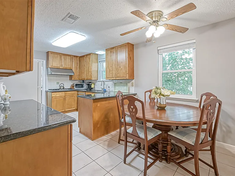 13914 Saint Marys Ln — Photo 19