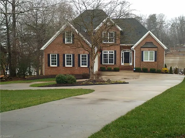 1835 Waterford Pointe Rd, Lexington, NC 27292