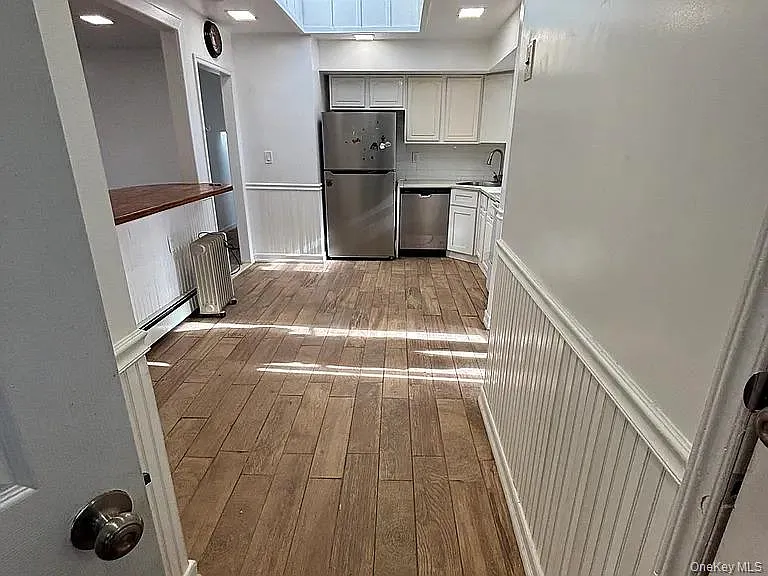 61 Montgomery Ave — Photo 2