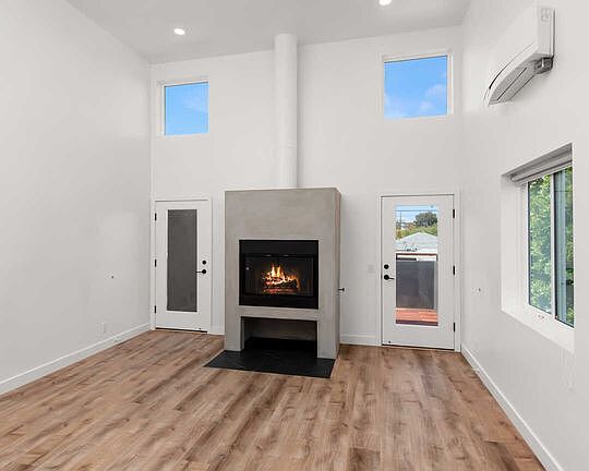 4th image of 667 Brooks Ave APT 3