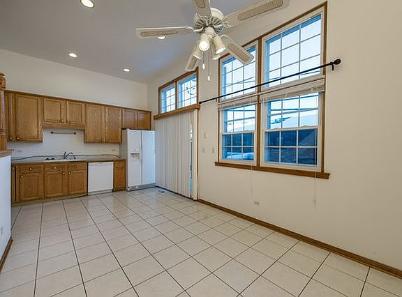 4th image of 6201 S Knox Ave Unit C