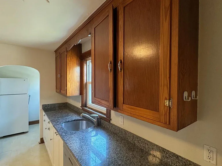 29 Frederick Ave #2 — Photo 5