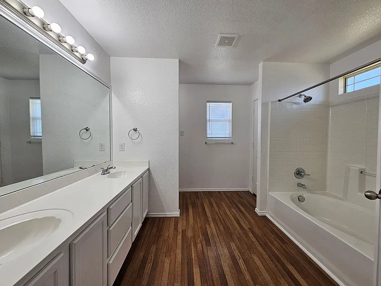 5108 Screaming Eagle Cir — Photo 17
