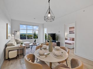 828 Gauthier Ave #403, Coquitlam, BC V3K0E9