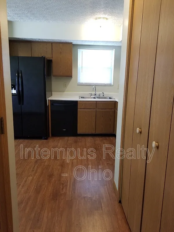 3 bed, 2.5 bath, 1364 sqft, $1,907 — Photo 3
