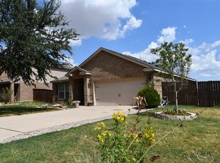 215 Dodge City Trl, Newark, TX 76071