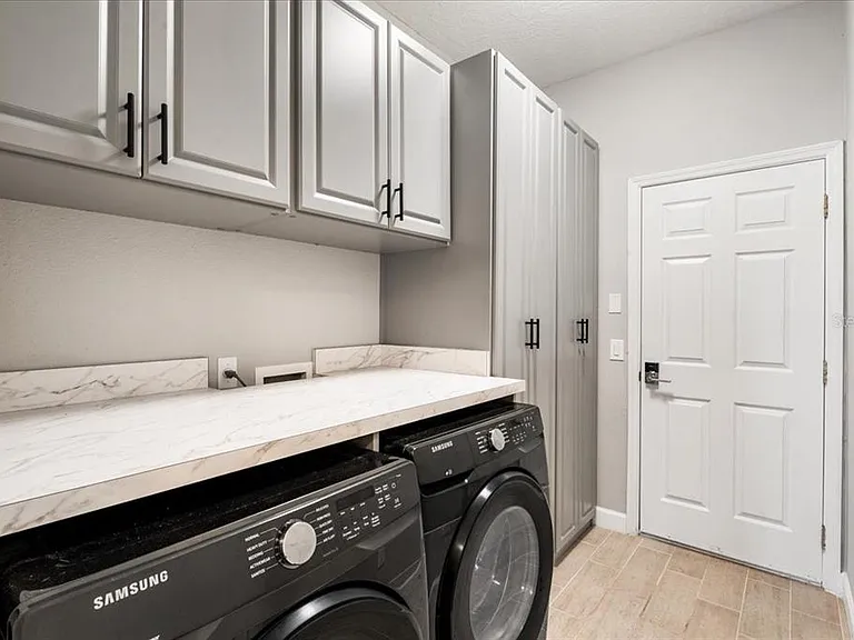 2580 Channel Way — Photo 30