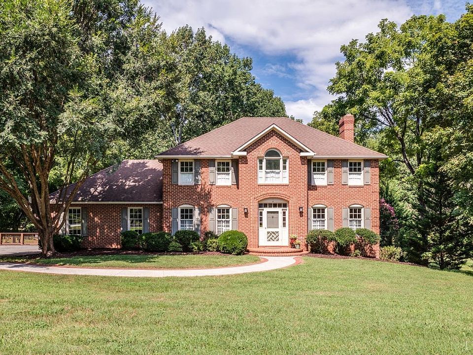 1st image of 1937 Royal Oak Dr