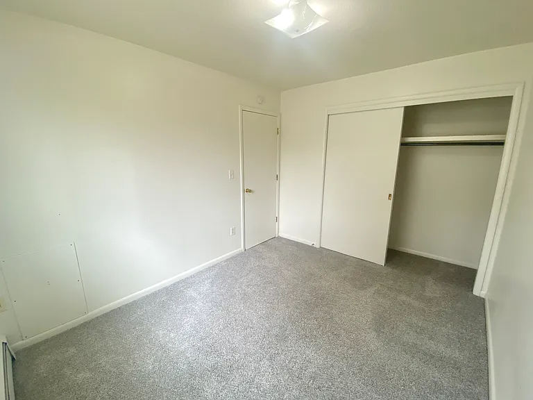 Oakcrest Street Apartments — Photo 13