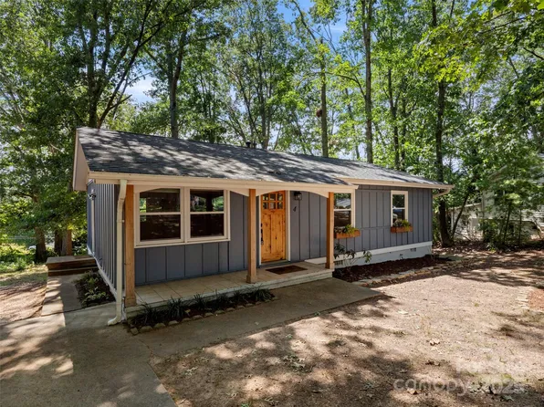 4 Merlin Way, Asheville, NC 28806