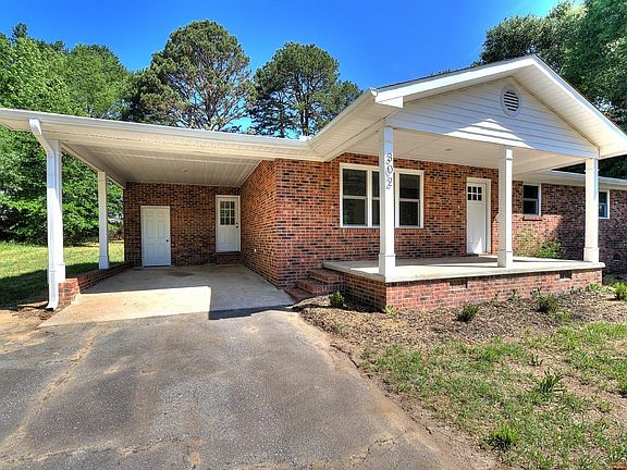 2nd image of 302 Thompson Rd