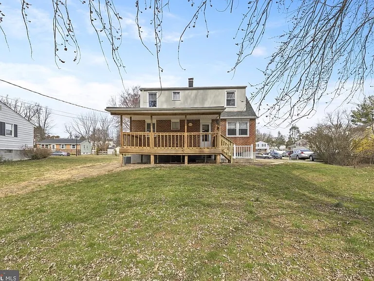 243 Highmeadow Rd — Photo 3