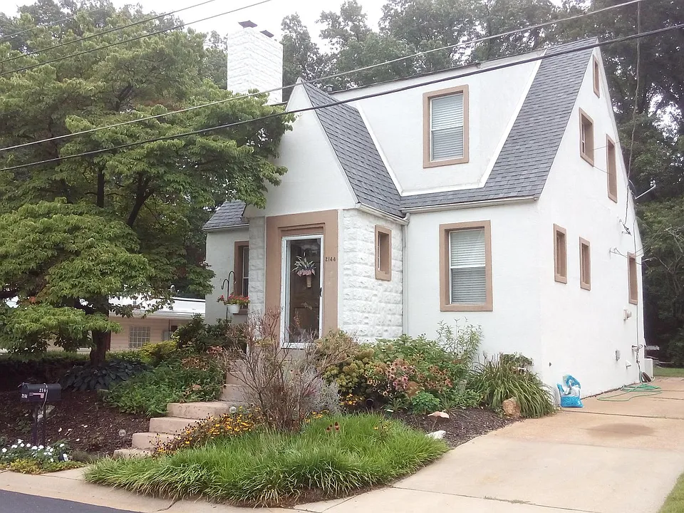 2144 East Dr