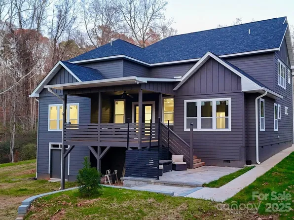 2302 Rayecliff Ln, Charlotte, NC 28214