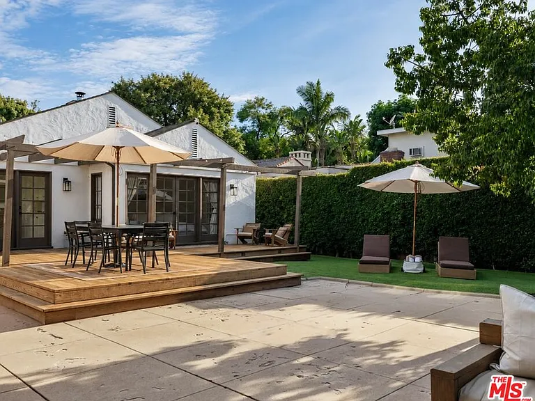 6537 Moore Dr — Photo 11
