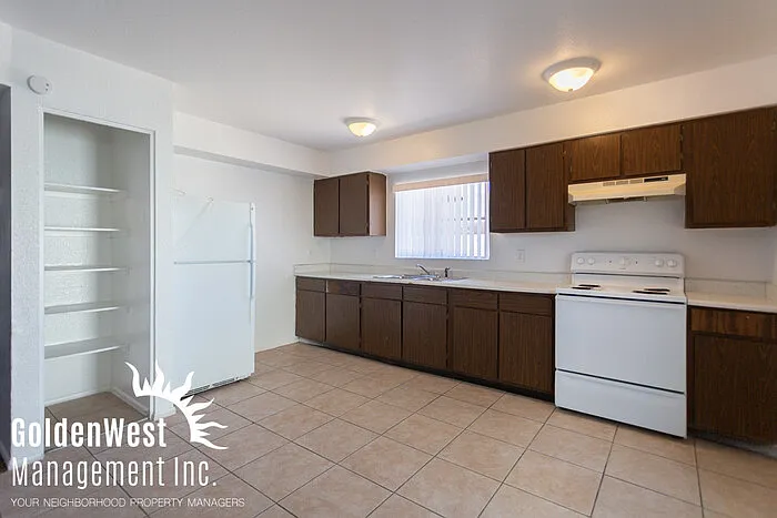 4434 W Sunnyslope Ln — Photo 6