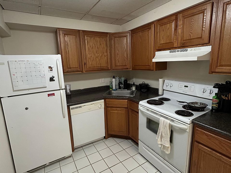 1st image of 134 E Johnson St APT 4
