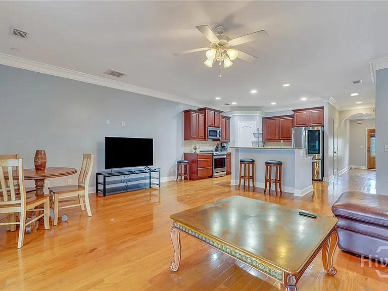 124 Ventura Pl — Photo 15