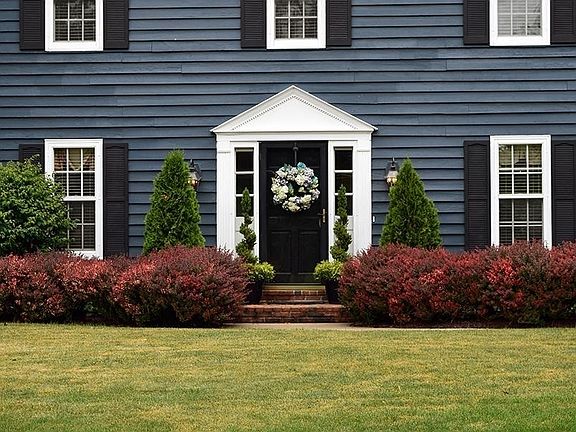 3rd image of 2606 W Sunnydale Ln