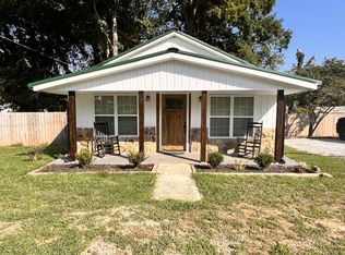 502 E Market St, Decherd, TN 37324