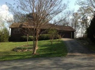 1915 Honeysuckle Dr, Cumming, GA 30040