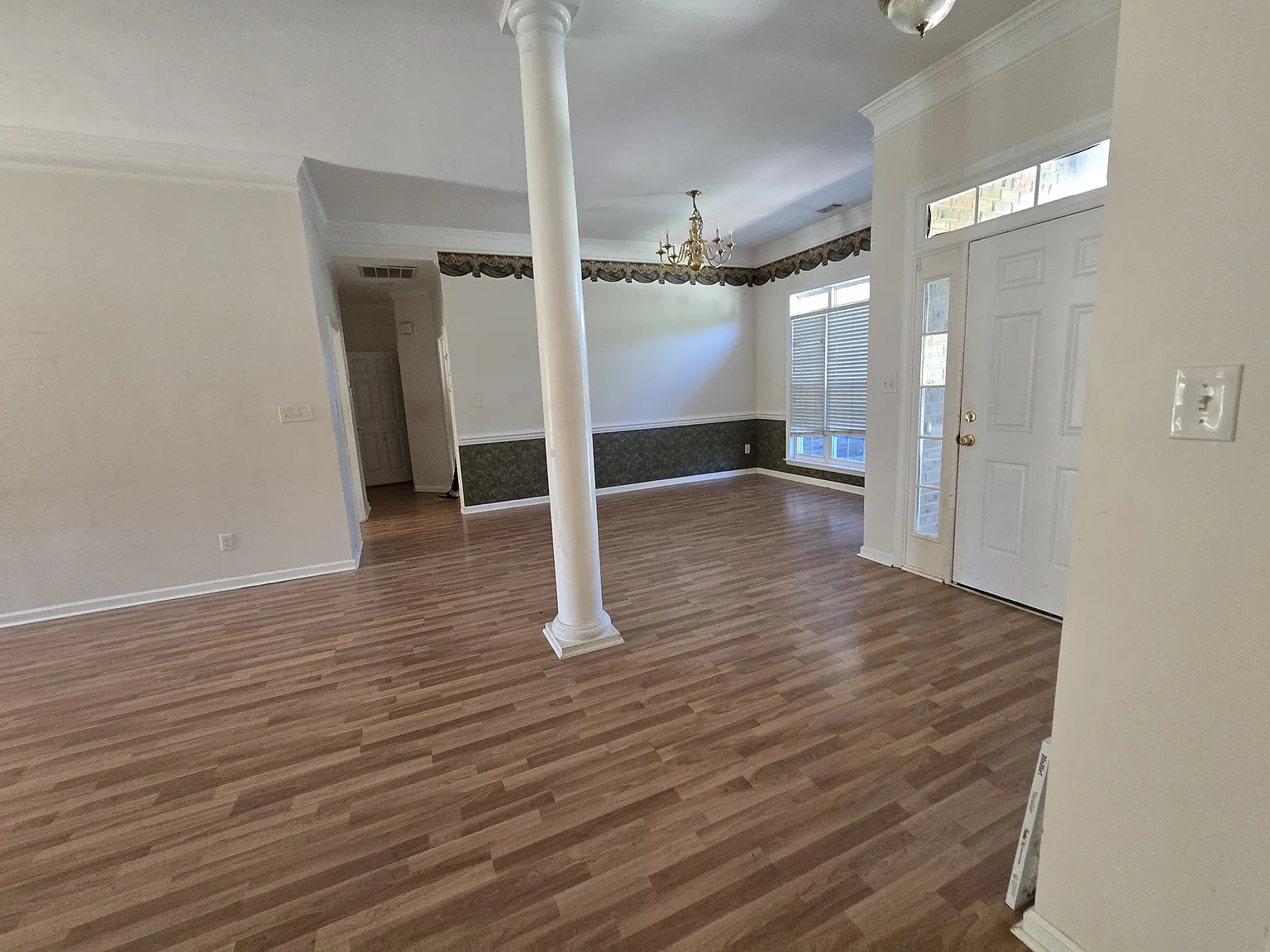 4 bed, 2414 sqft, $2,100 — Photo 3