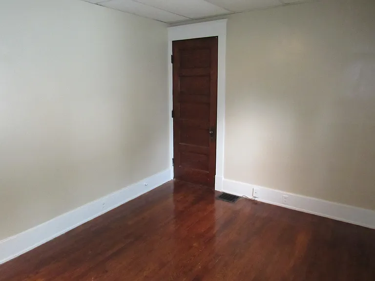 821 S 7th St — Photo 11