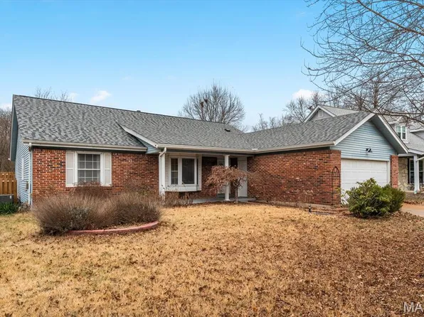 1329 Westbrooke Terrace Dr, Ballwin, MO 63021