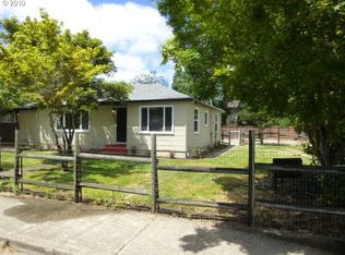 512 W Hazel St, Roseburg, OR 97471