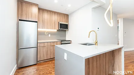 31-61 Vernon Boulevard, #1E