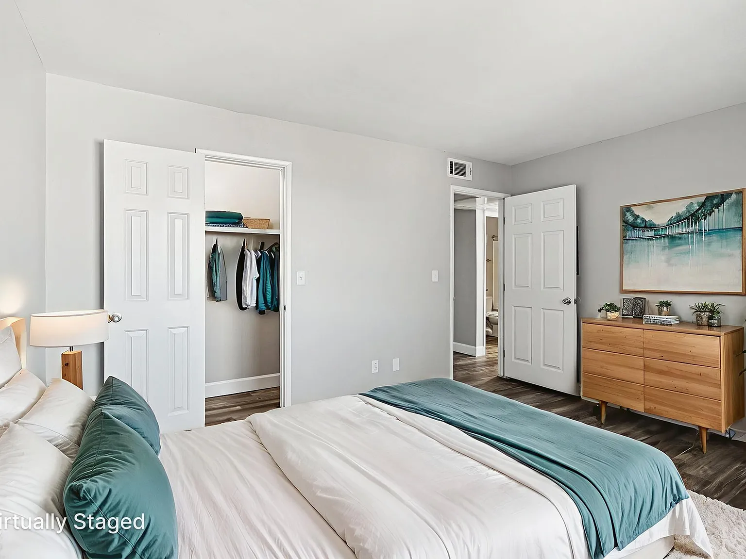 The Oaks Apartments — Photo 3
