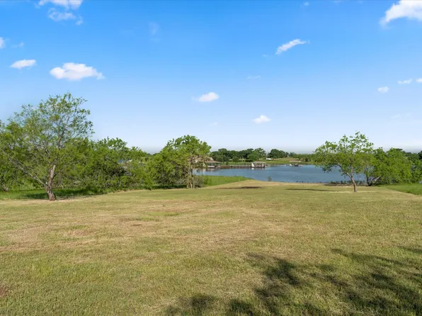 7031 Lake Vista Dr, Streetman, TX 75859